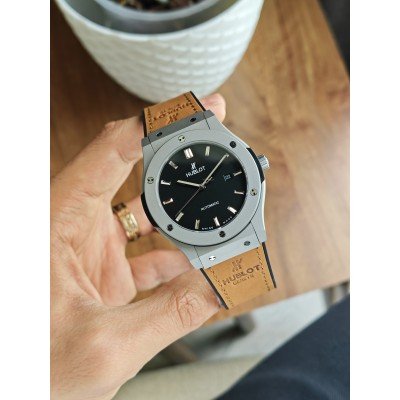 Hublot Classic Fusion Siyah Kadran 42 mm Kahverengi