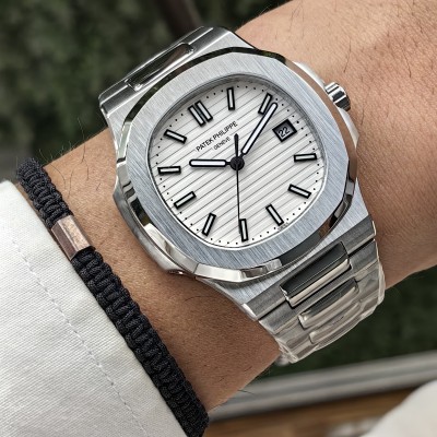 Patek Philippe Nautilus Beyaz Kadran