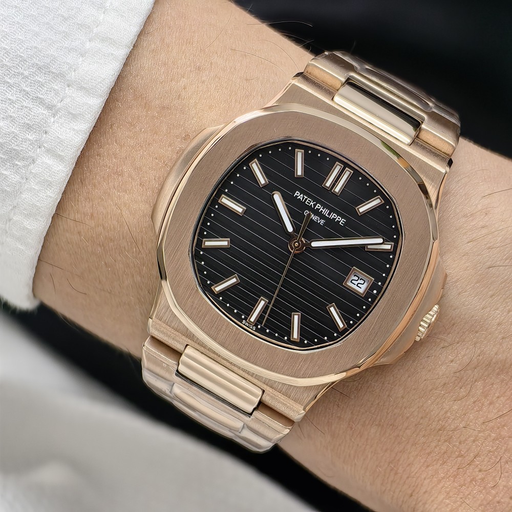 Patek Philippe Nautilus Rose Gold Kasa Siyah Kadran Patek Philippe Nautilus Rose Gold Kasa Siyah Kadran