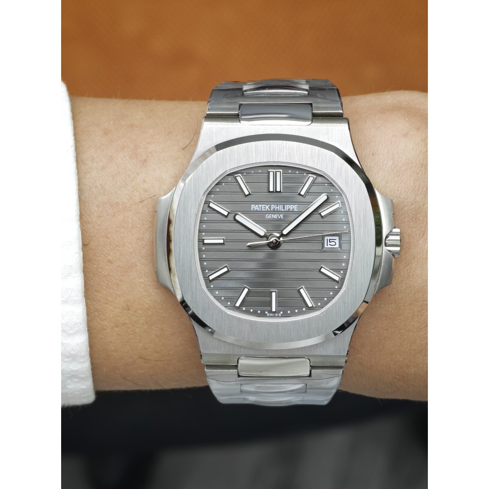 Patek Philippe Nautilus 5711/1A-010 Patek Philippe Nautilus 5711/1A-010