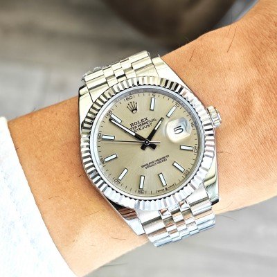 Rolex Datejust Gümüşi Kadran Jubilee Kordon Tırtıklı Bezel