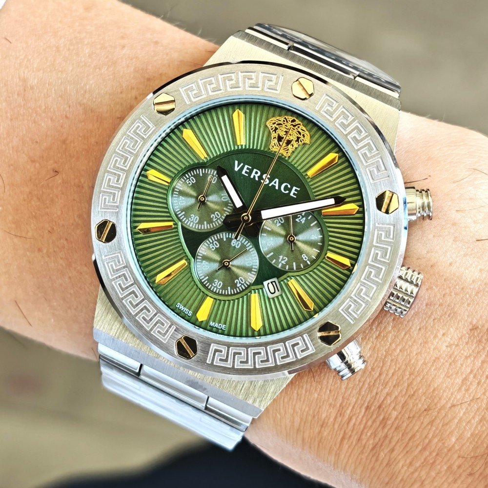 Versace Greca Chronograph Yeşil Kadran 43mm Silver Gold Detay