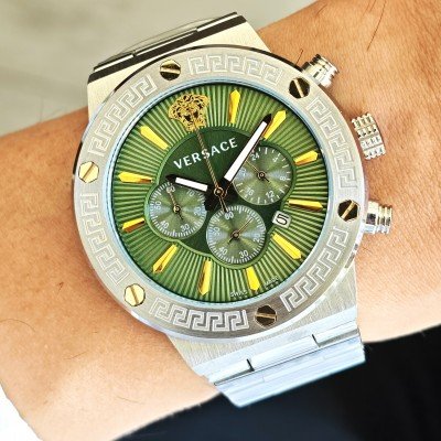 Versace Greca Chronograph Yeşil Kadran 43mm Silver Gold Detay