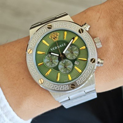 Versace Greca Chronograph Yeşil Kadran 44mm Silver Gold Detay